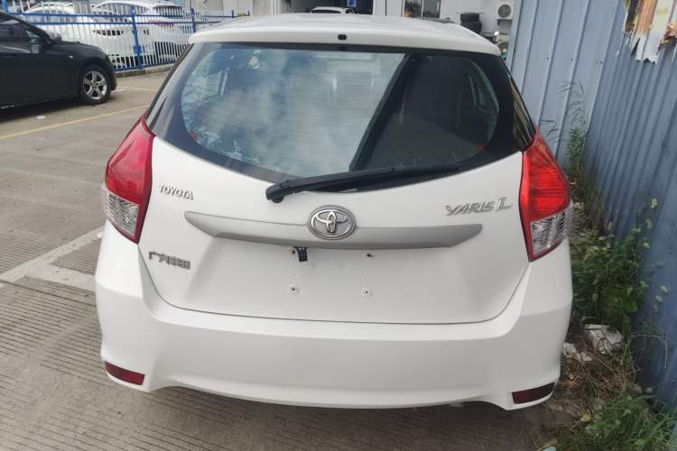 Used Toyota YARiS L 2015 1.5E Automatic Charm Edition
