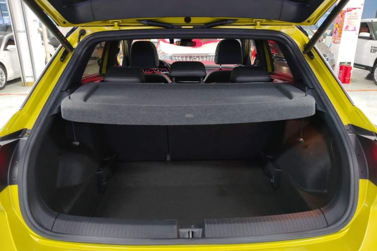 Used Volkswagen T-ROC 2023 300TSI DSG Two-Wheel Drive Starlight Edition