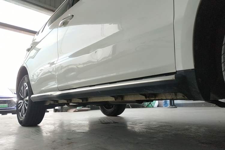 Used Geely Auto Vision X6 2016 1.8L Manual Luxury Edition
