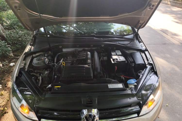 Used Volkswagen Golf 2016 230TSI Automatic Comfort Version
