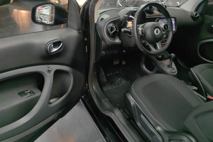 Used  fortwo 2018 1.0L 52kW Hardtop Passion Edition China V Standard
