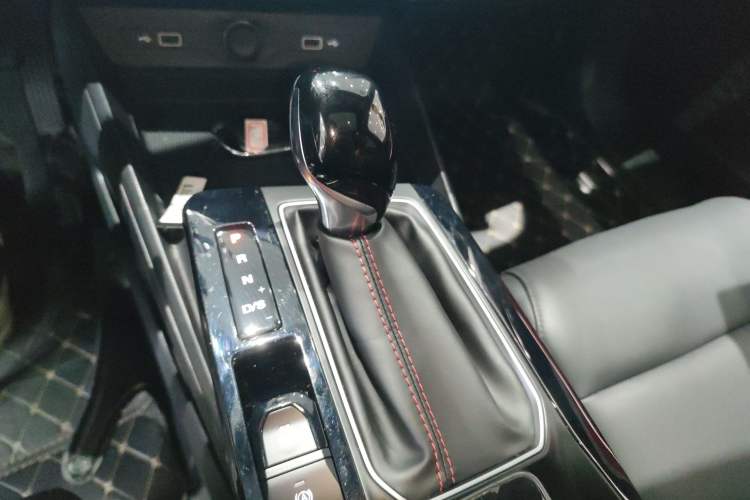 Used MG 5 2022 180 DVVT CVT Youth Luxury Edition
