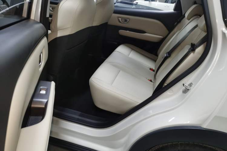 Used Wuling Bingo PLUS 2024 330 km Range Five-Seater Version
