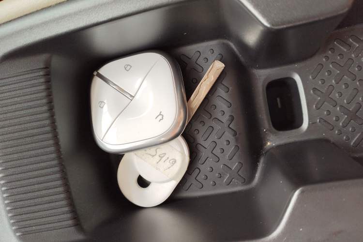 Used Wuling Bingo PLUS 2024 510 km Flagship Edition Four-Seater Version
