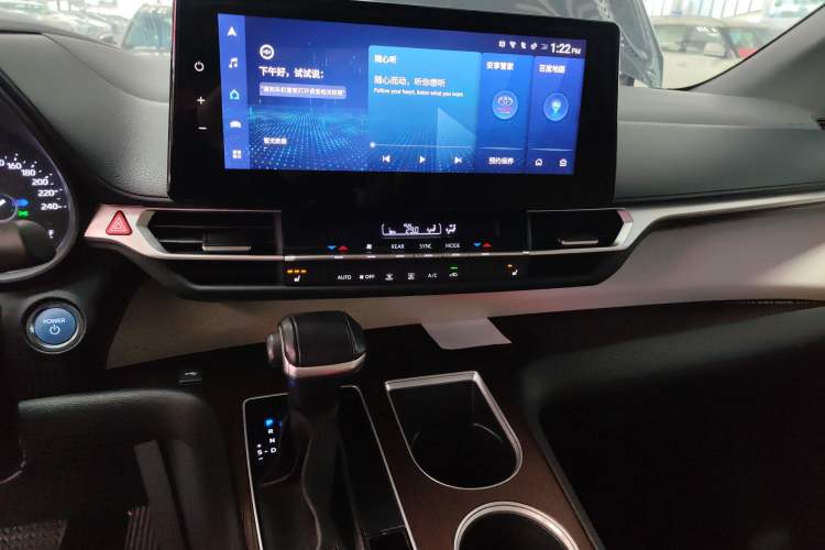 Used Toyota Granvia 2023 2.5L Hybrid Prestige PLUS Edition