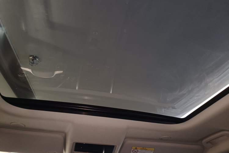 Used Land Rover Discovery 2023 360 PS R-Dynamic S
