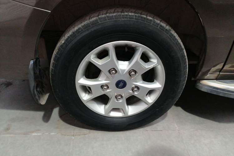 Used Ford Tourneo Custom 2016 2.0T Manual Elite Version
