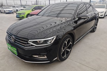 Used Volkswagen Magotan 2025 Revised Version Zhongxiang Edition 330TSI DSG Luxury Trim