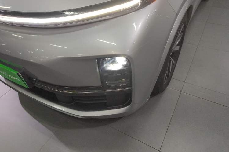 Used Li Auto L8 2023 Pro Model
