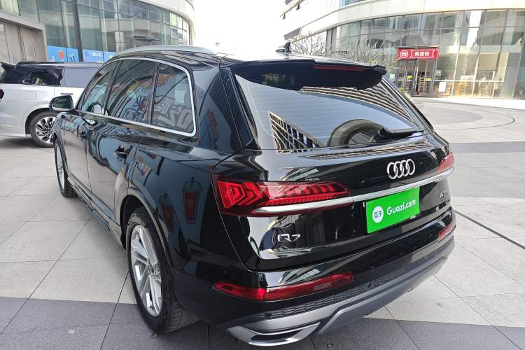 Used Audi Q7 2023 45 TFSI quattro S line Sport model
