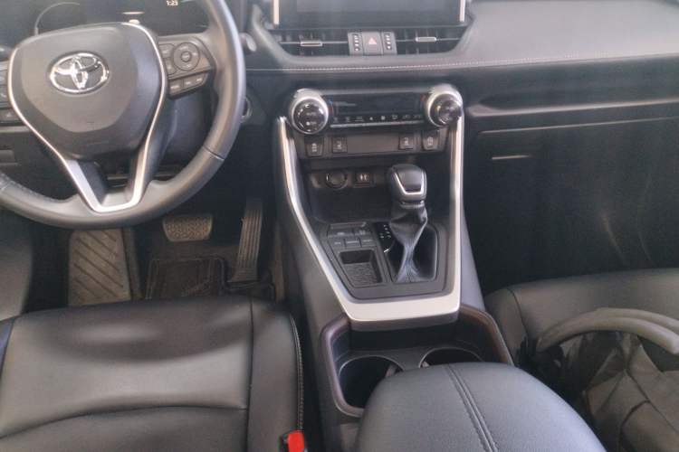 Used Toyota RAV4 2021 2.0L CVT Two-Wheel Drive Fashion PLUS Edition
