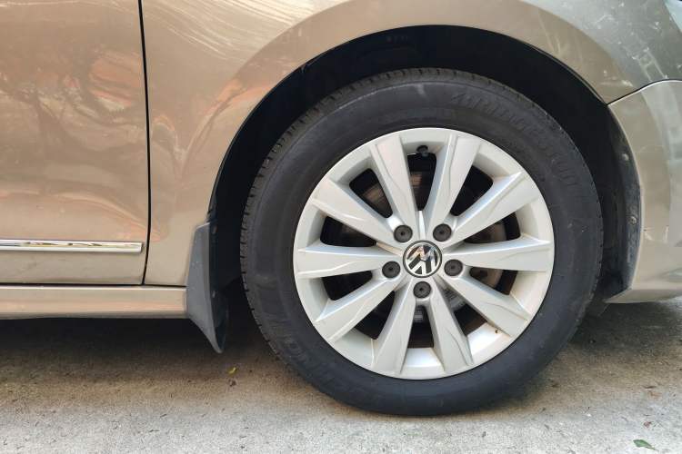 Used Volkswagen Sagitar 2015 230TSI Automatic Comfort Version
