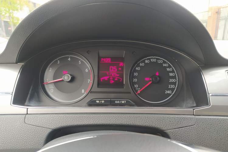 Used Volkswagen Santana 2018 1.5L Manual Comfort Edition
