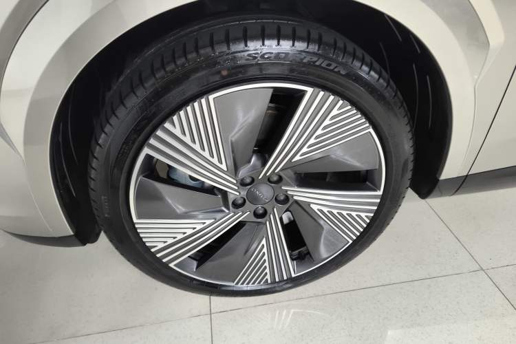 Used Lynk & Co 08 EM-P 2023 245km Ultra-Long Range Halo
