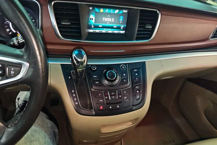 Used Buick GL8 2018 28T Luxury Model China VI Standard