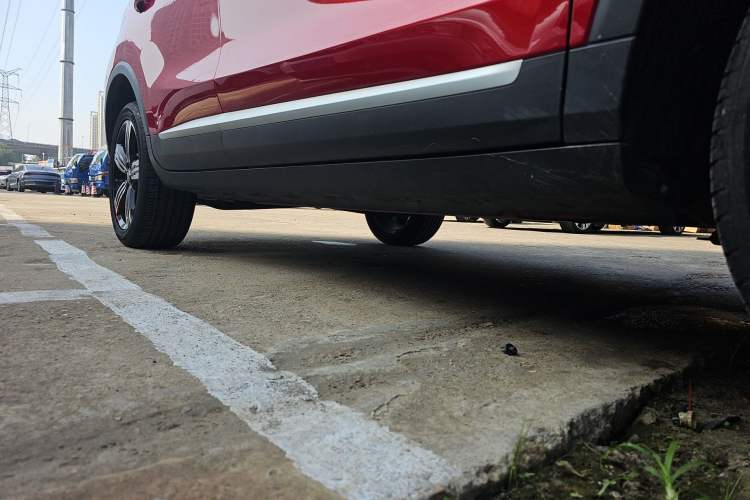 Used MG ZS 2020 Global Bestseller with 1.5L Engine Manual Transmission and a Massive 65-Inch Panoramic Sunroof Version
