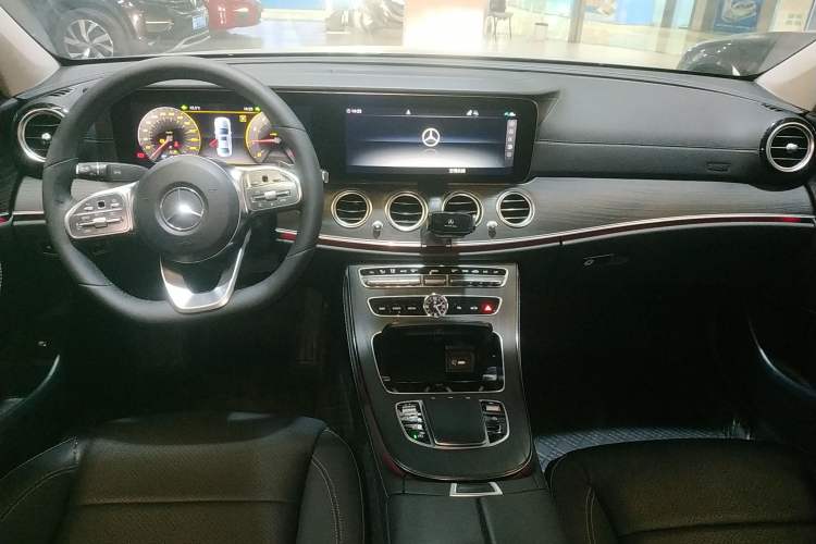 Used Mercedes-Benz E-Class 2020 Restyled E 300 L Sporty and Stylish Edition
