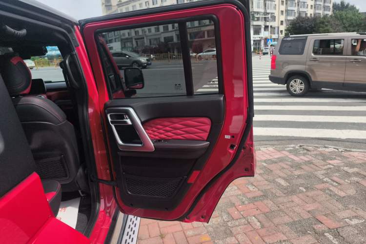 Used Beijing Auto BJ40 2020 2.0T Automatic Four-Wheel Drive Urban Hunter Edition Chivalrous Type
