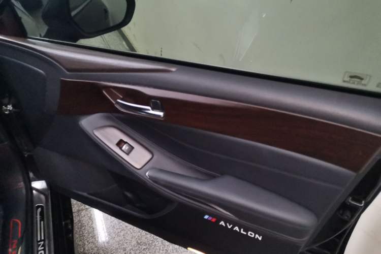 Used Toyota Avalon 2019 2.5L Ambition Version China VI Standard
