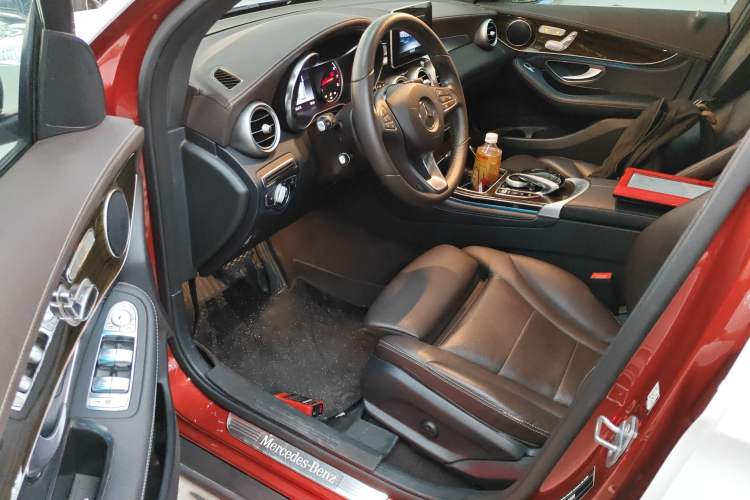 Used Mercedes-Benz GLC 2019 GLC 260 L 4MATIC Dynamic Model
