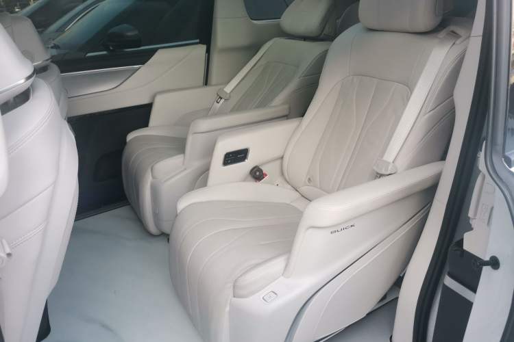 Used Buick GL8 New Energy 2024 Lu Zun Deluxe Edition 7-Seater
