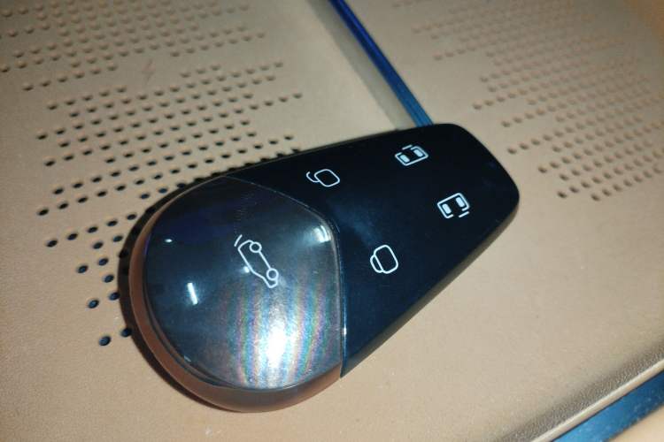 Used VOYAH Dream 2025 PHEV Four-Wheel-Drive Flagship Kunpeng Edition
