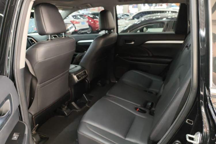 Used Toyota Highlander 2018 2.0T Four-Wheel Drive Prestige Version 7 Seats China V Emission Standard
