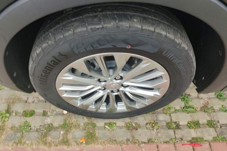 Used Cadillac XT4 2024 28T Two-Wheel-Drive Luxury Version