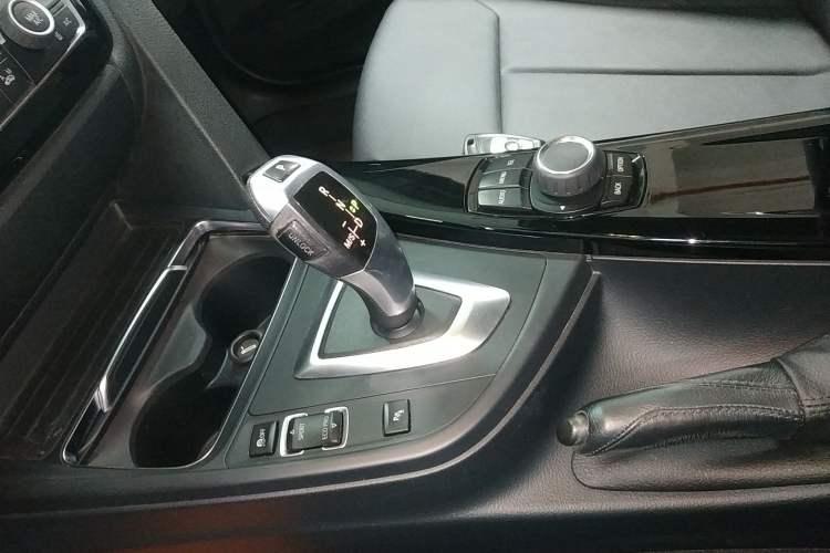 Used BMW 3 Series 2017 320Li Fashion Model
