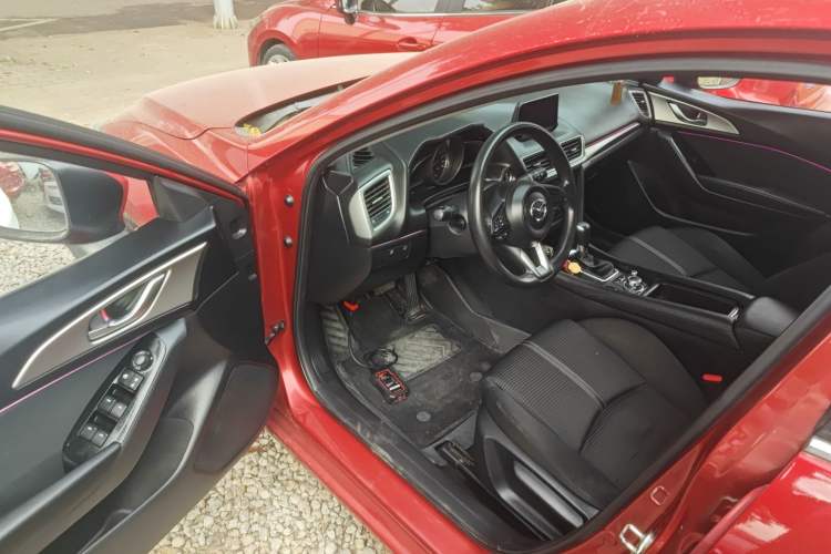 Used Mazda Mazda 3 Axela 2017 Hatchback 1.5L Automatic Luxury Model Emission Standard China V