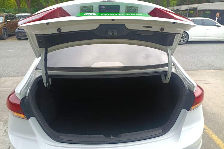 Used Hyundai Elantra 2016 1.6L Automatic ZhiXuan – Elite Version
