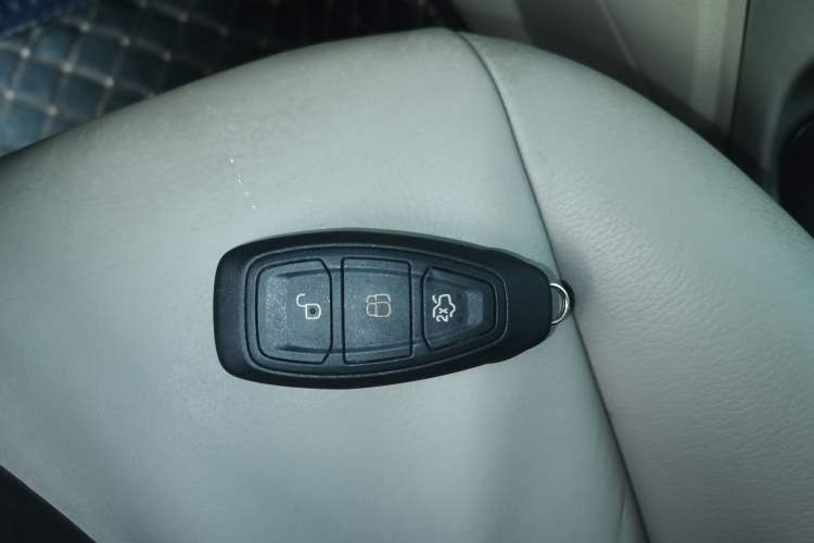 Used Ford Kuga 2013 2.0L GTDi Four-Wheel Drive Premium Model
