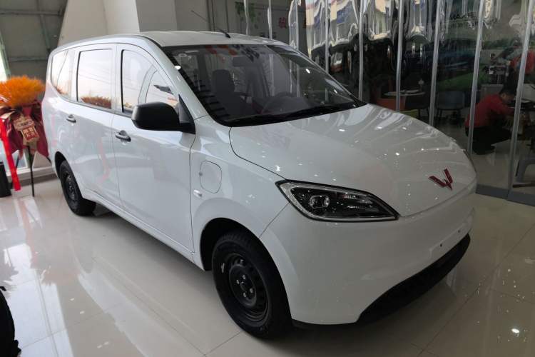 Used Wuling Hongguang New Energy 2024 All-Electric Model 300KM Practical Version
