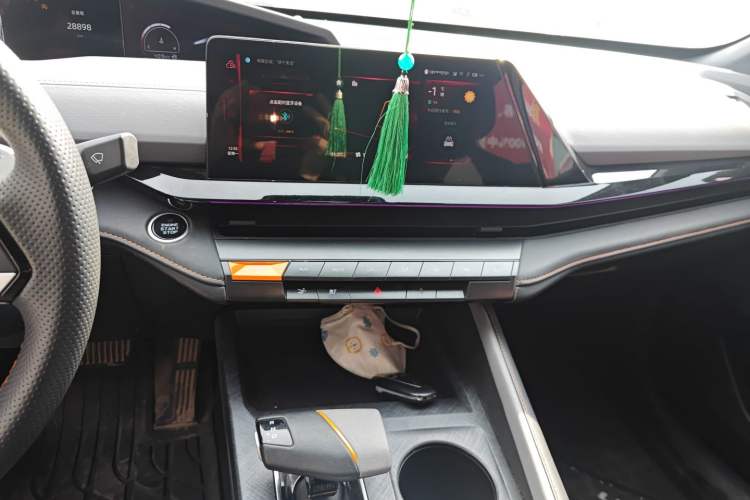 Used Changan UNI-V 2022 1.5T Prestige Version
