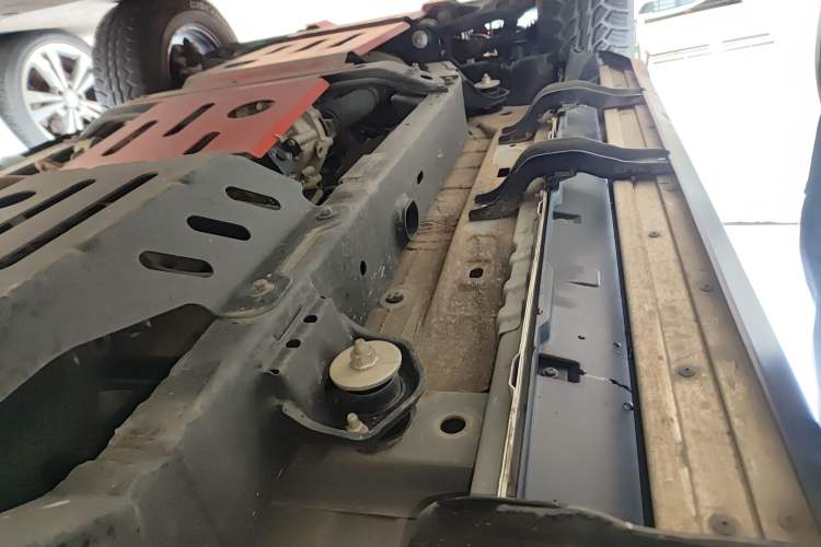 Used Beijing Auto BJ40 2023 2.0D Automatic Four-Wheel Drive Blade Hero Edition Adventurer Type (with Front and Rear Electronic Locks)
