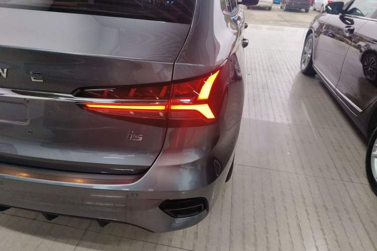 Used Roewe i5 2021 1.5L CVT Platinum Edition
