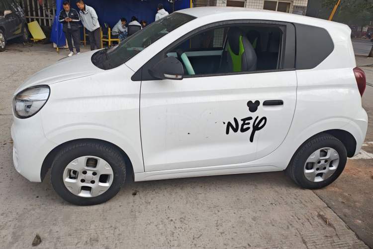 Used Roewe Clever 2021 302 km New Four-Seater Super-Efficient Version