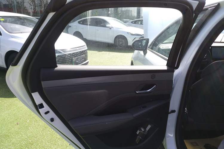 Used BYD Qin PLUS 2025 DM-i Smart Drive 55KM Leading Model
