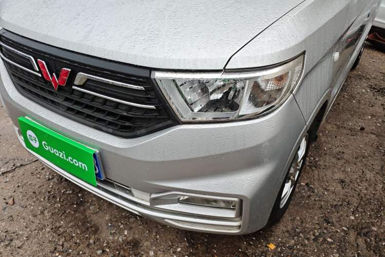 Used Wuling Hongguang V 2019 1.5L Enjoyment Version China VI LAR