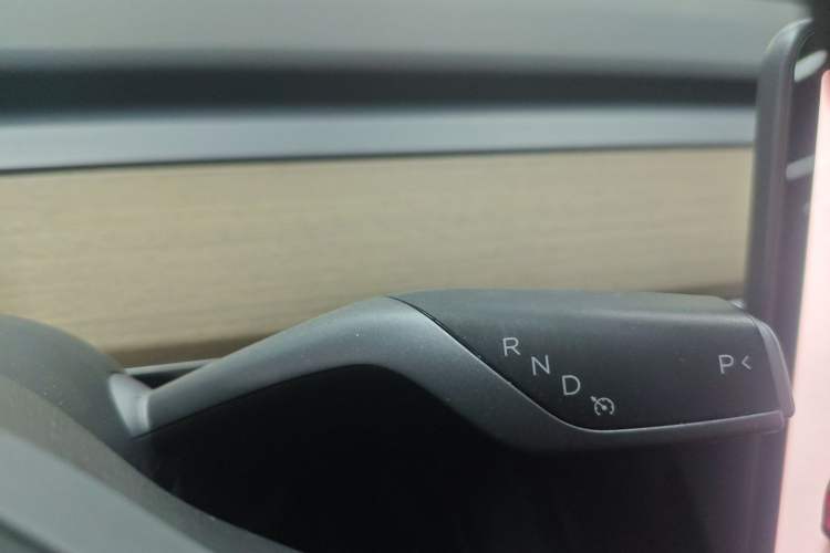 Used Tesla Model Y 2022 Long-Range All-Wheel-Drive Version