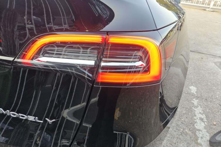 Used Tesla Model Y 2021 Standard Range Rear-Wheel Drive Version