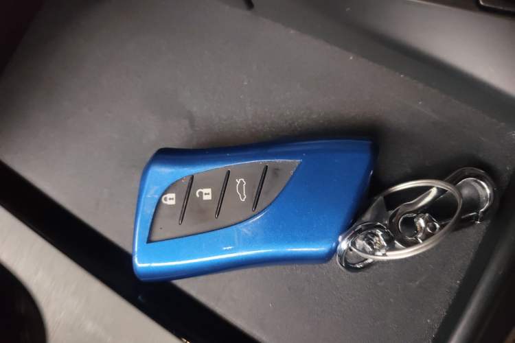 Used Lexus ES 2025 300h Deluxe Edition