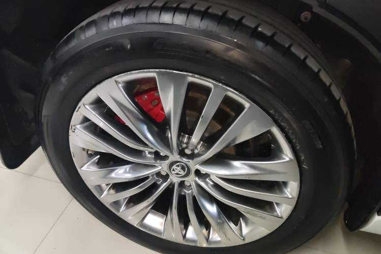 Used Toyota Highlander 2022 Dual-Engine 2.5L Four-Wheel Drive Prestige Version 7 Seats
