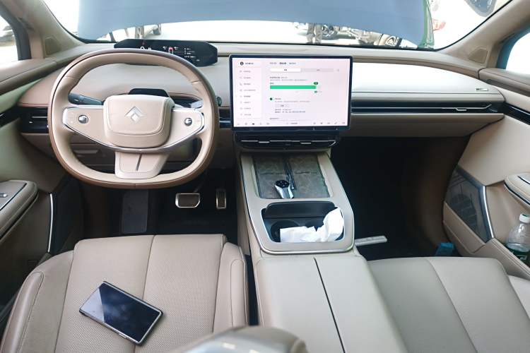 Used  HT 2023 670 Rear-Drive Ultra-High-Voltage NDA Version
