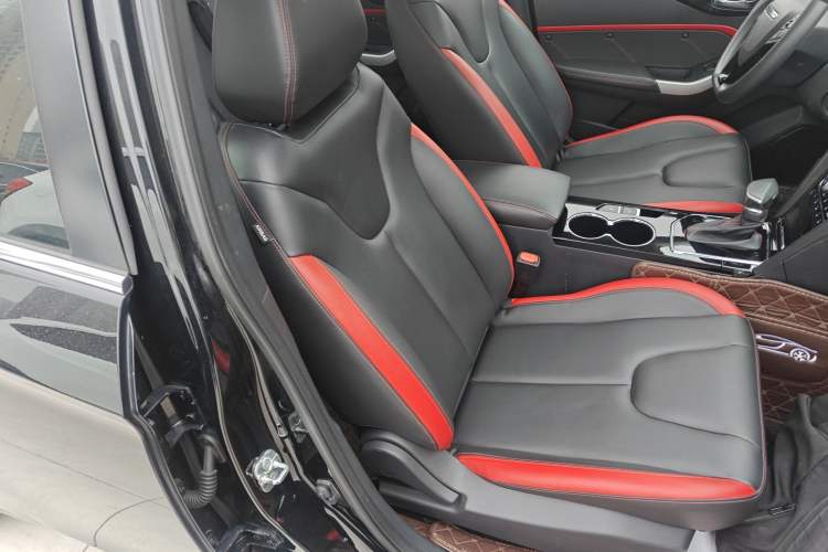 Used Venucia D60 2019 100 000 Honor 1.6L XL CVT Chenku Edition China VI Standard
