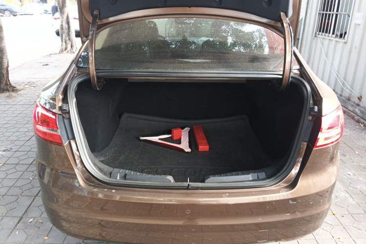 Used Ford Escort 2015 1.5L Automatic Fashion Model
