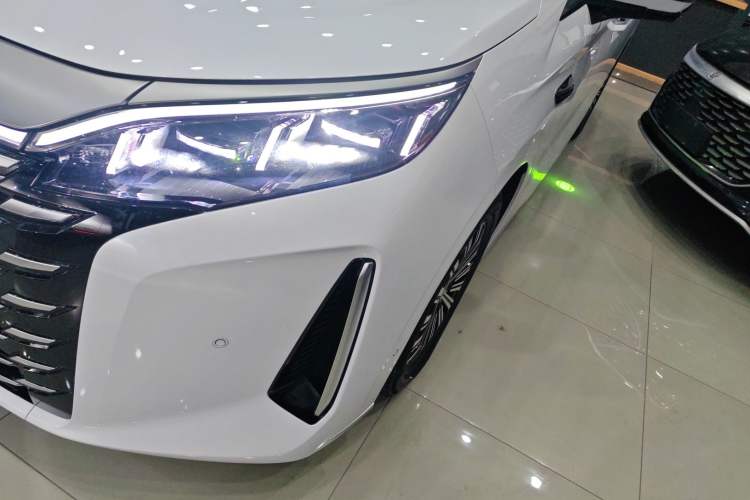 Used BYD Xia 2025 DM-i 1.5T 180km Beyond Edition
