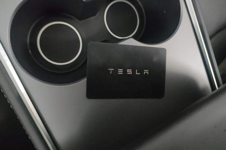 Used Tesla Model Y 2021 Long-Range All-Wheel-Drive Version 3D7
