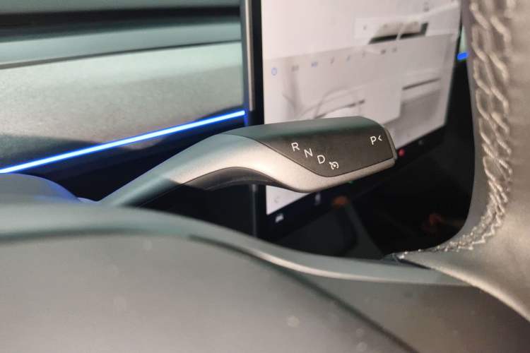 Used Tesla Model Y 2024 Rear-Wheel-Drive Version
