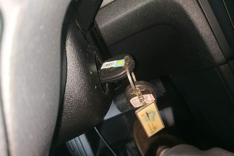 Used Volkswagen Jetta 2015 1.6L Automatic Fashion Model
